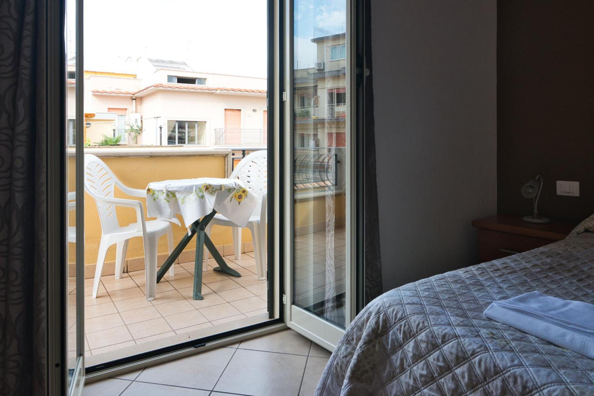 La Casa Degli Artisti 1 Hotell Nettuno Eksteriør bilde