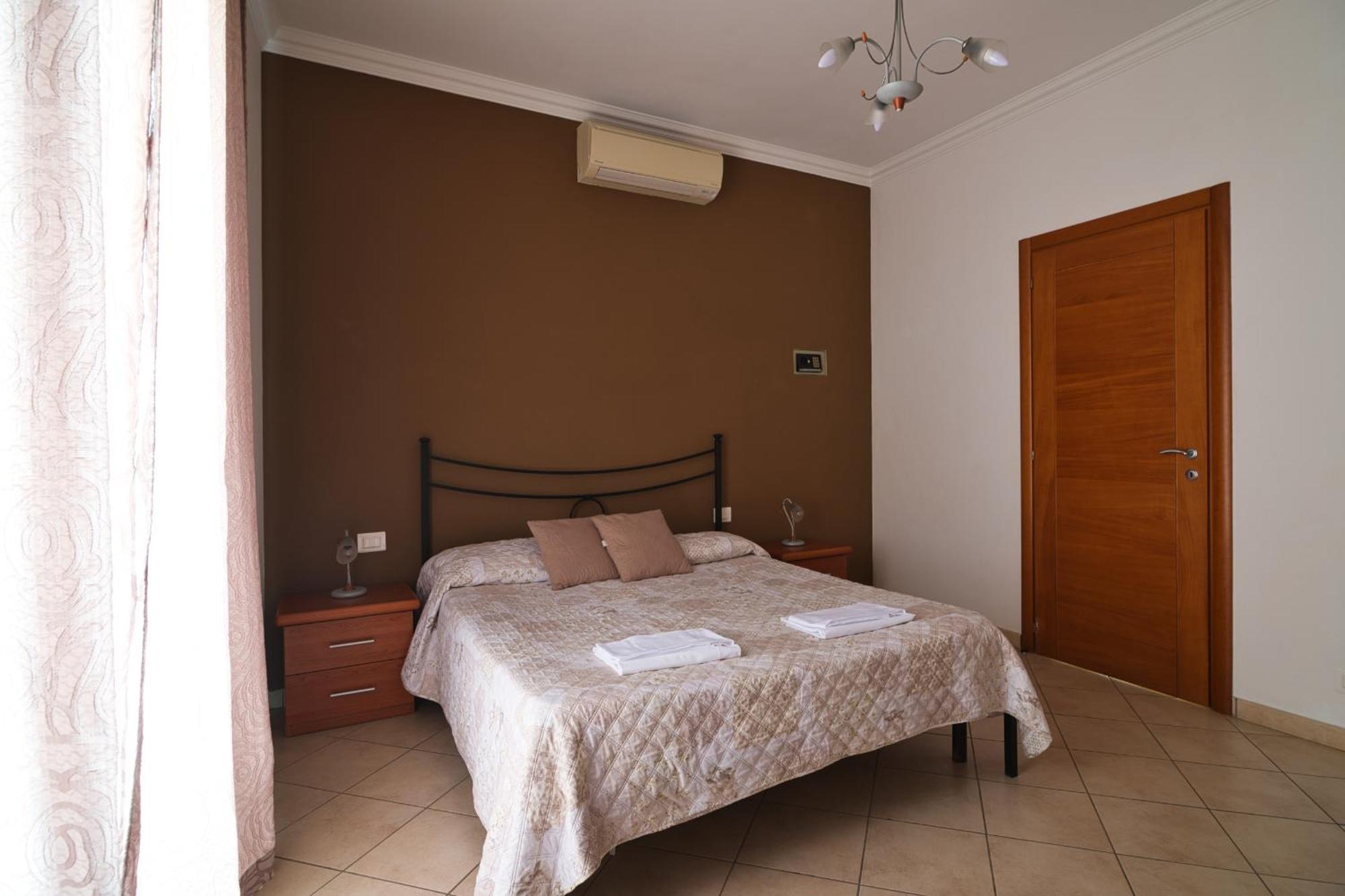 La Casa Degli Artisti 1 Hotell Nettuno Eksteriør bilde